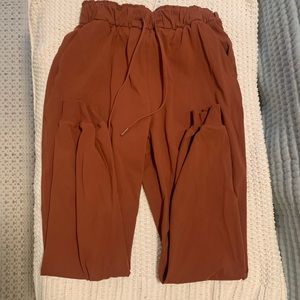LULULEMON STRETCH HIGHRISE JOGGER SIZE 6